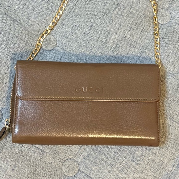 Gucci Handbags - Gucci✨Long Pebbled Leather Continental Travel Organizer Flap Wallet Gold Chain